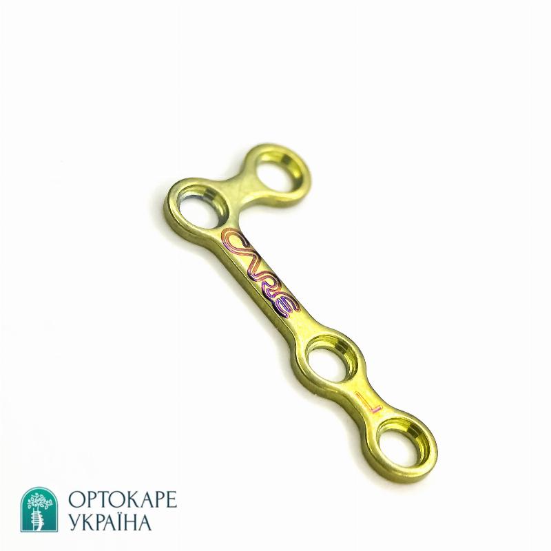 L-подібна пластина з 4 отворами, перемичка 9 мм, права товщина 1,0 мм